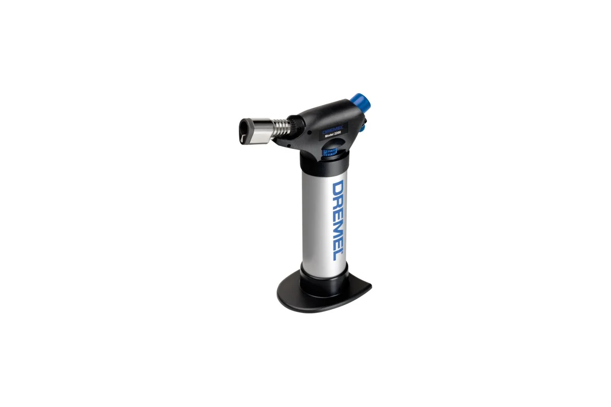 Газовый паяльник DREMEL Versаflame (1200°C (атмосферный воздух) 680°C (горячий воздух) 550°C (насадки), ёмкость резервуара 42ml/22g, время горения 75мин, 4 насадки, кейс)